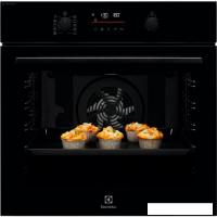 Электрический духовой шкаф Electrolux SteamBake 600 EOD6P77WZ