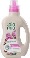 Кондиционер для белья BioMio Пион и лесные ягоды (800 мл)