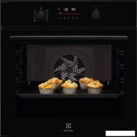 Электрический духовой шкаф Electrolux SteamBake 600 EOD6F77WZ