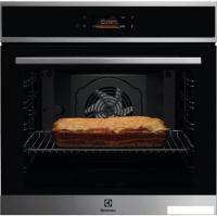 Электрический духовой шкаф Electrolux MealAssist 700 EOE8P38X