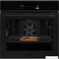 Электрический духовой шкаф Electrolux EOE9P3ST