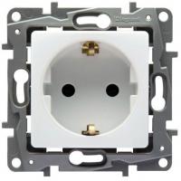 Розетка Legrand Etika 672221 (белый)