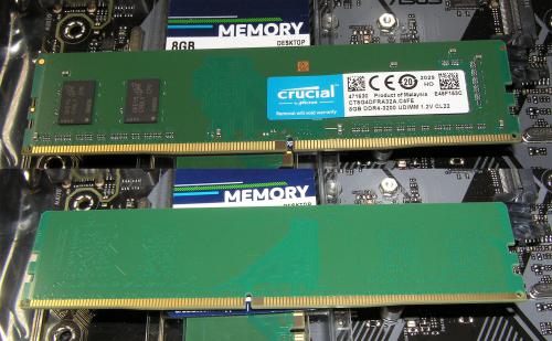 Модуль памяти Crucial DDR4 DIMM 3200MHz PC4-25600 CL22 - 8Gb CT8G4DFRA32A. Фото 2 в описании