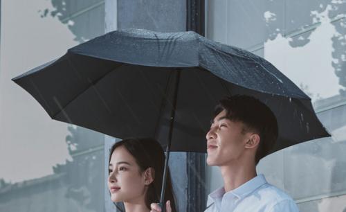 Зонт Xiaomi Ninetygo Folding Reverse Umbrella with LED Light Grey. Фото 6 в описании