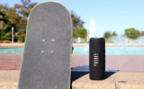 Колонка JBL Flip 6 Camouflage. Фото 3 в описании