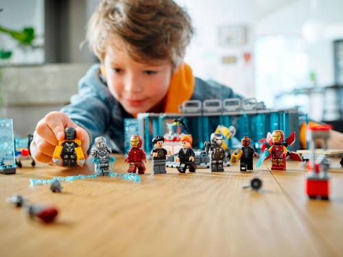 Lego Super Heroes Арсенал Железного человека 496 дет. 76216. Фото 8 в описании