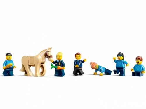 Конструктор Lego City Полицейская тренировочная академия 823 дет. 60372. Фото 7 в описании