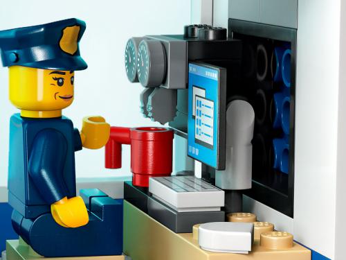 Конструктор Lego City Полицейская тренировочная академия 823 дет. 60372. Фото 8 в описании